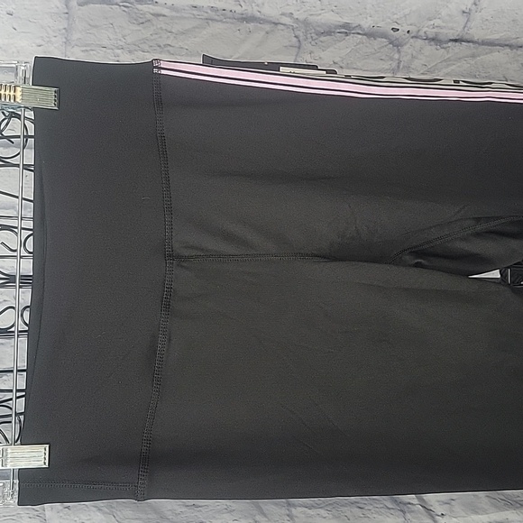 BEBE Sport Black/Pink Crush Side Stripe Capri Leggings Large‎ NWT - Picture 2 of 8